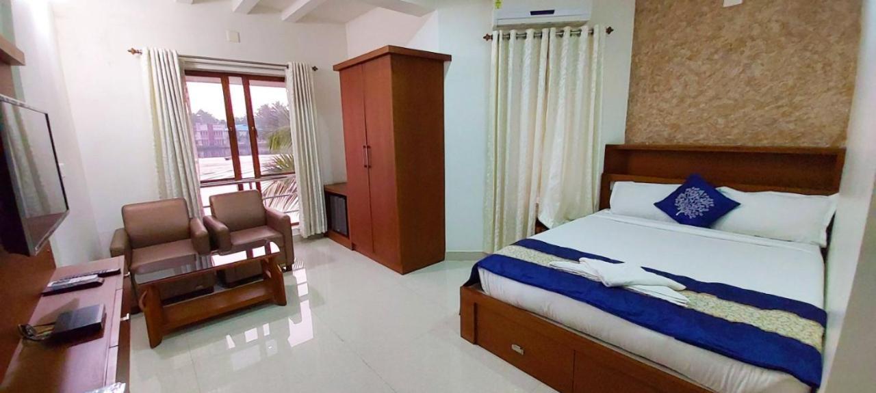 Captains Cabin Backwater Resort Alappuzha Exteriör bild